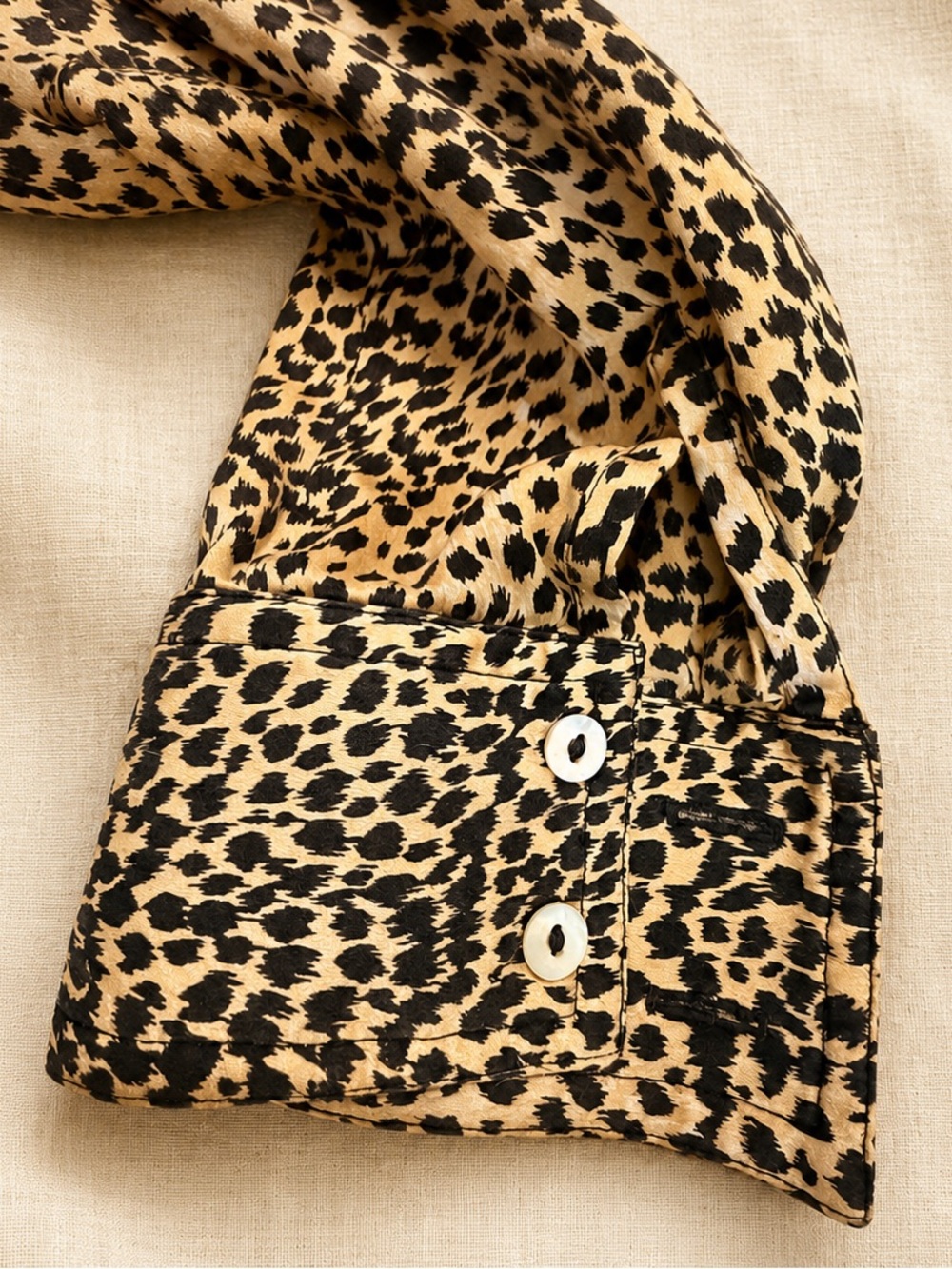 Van Tisse 100% Silk Leopard Print Button Blouse | Mob Wife Chic | Size M - Picture 4 of 9